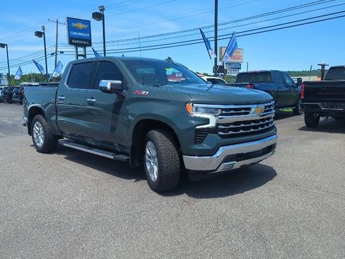 Used 2025 Chevrolet Silverado 1500 LTZ w/ Technology Package AWD/4WD image 5