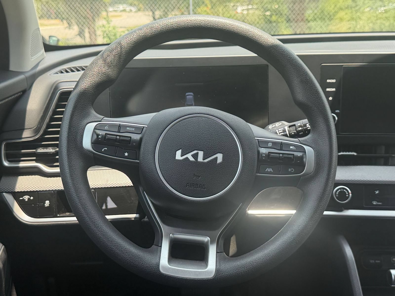 Used 2025 Kia Sportage LX AWD/4WD image 26