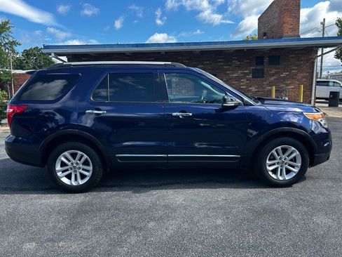 Used 2011 Ford Explorer XLT w/ 202A Rapid Spec Order Code AWD/4WD image 2