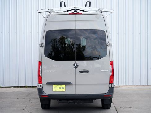 Used 2023 Mercedes-Benz Sprinter 2500 image 44