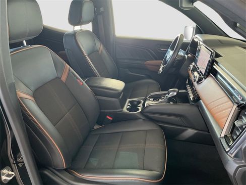 Used 2023 GMC Canyon AT4 image 27