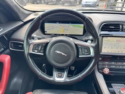 Used 2019 Jaguar F-PACE S image 17