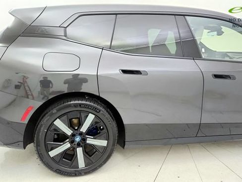 Used 2024 BMW iX xDrive50 w/ Sport Package AWD/4WD image 30