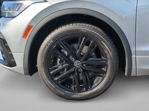 Used 2022 Volkswagen Tiguan SE R-Line image 22