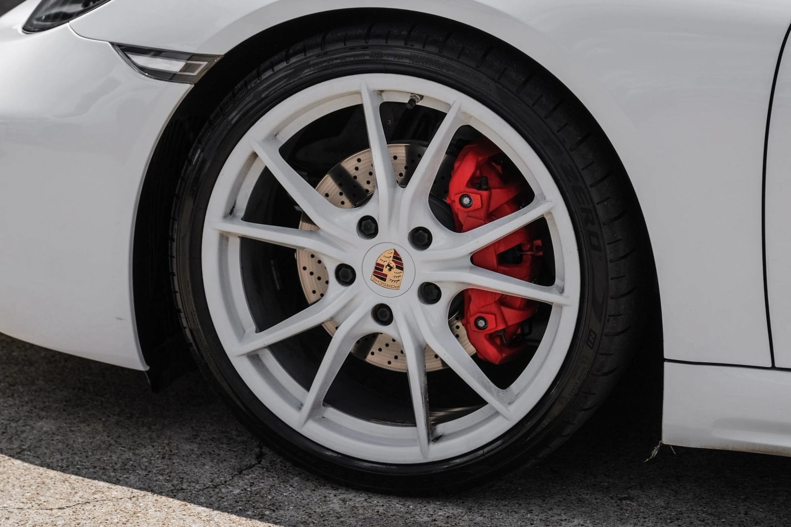 Used 2018 Porsche 718 Cayman S w/ Sportdesign Package RWD image 43