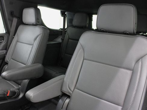 Used 2021 GMC Yukon Denali w/ Denali Premium Package image 41