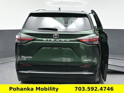 Used 2026 Toyota Sienna Limited FWD image 19