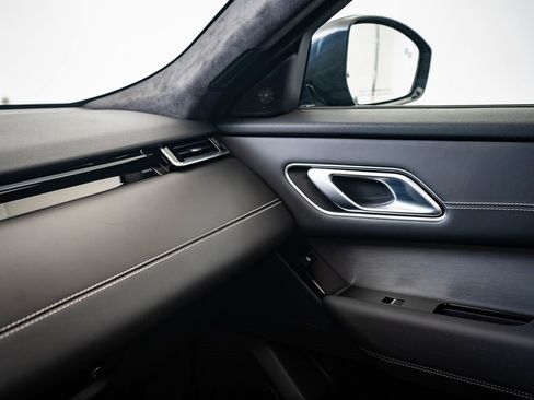 Used 2022 Land Rover Range Rover Velar S image 32