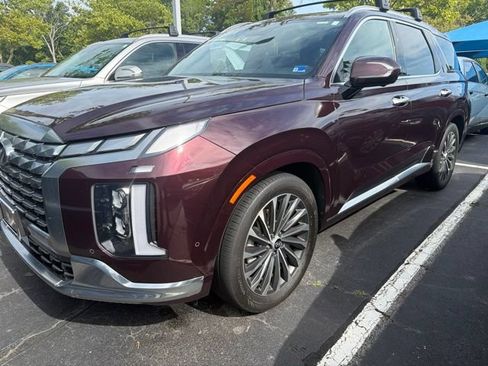 Used 2023 Hyundai Palisade Calligraphy FWD image 4