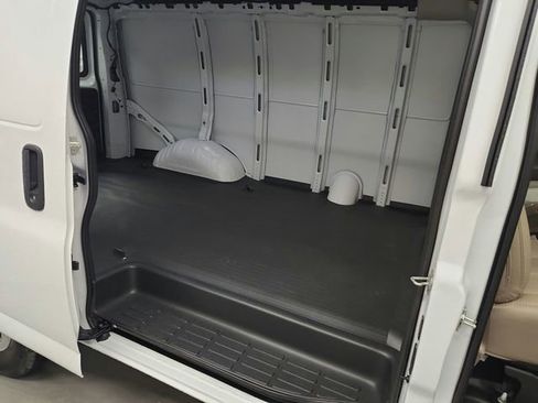 New 2026 Chevrolet Express 3500 RWD image 33