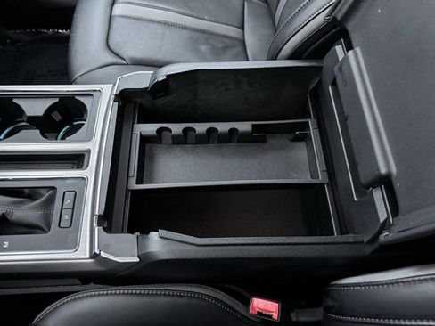 Certified 2019 Ford F150 Platinum w/ Equipment Group 701A Luxury image 22