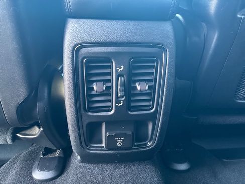 Used 2021 Jeep Grand Cherokee Laredo X AWD/4WD image 16