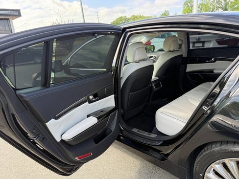 Used 2015 Kia K900 Luxury image 9