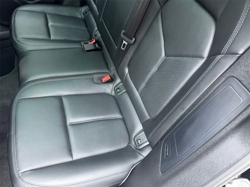 Used 2021 Porsche Macan S image 44