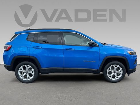 New 2025 Jeep Compass Latitude image 2