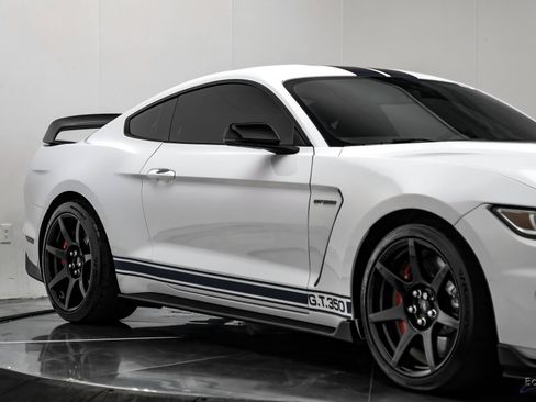 Used 2019 Ford Mustang Shelby GT350R w/ GT350R Equipment Group 920A RWD image 26