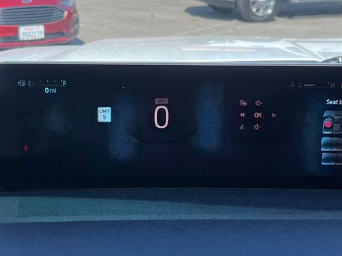 Used 2025 Ford Expedition Active AWD/4WD image 26