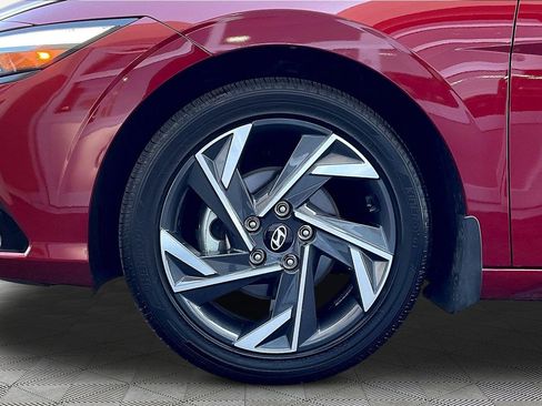 Used 2025 Hyundai Elantra SEL image 34