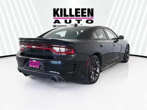 Used 2023 Dodge Charger R/T w/ Performance Handling Group RWD image 7