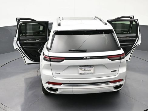 Used 2022 Jeep Grand Cherokee Overland w/ Adv Protech Group III image 37