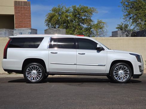 Used 2018 Cadillac Escalade ESV Platinum image 11