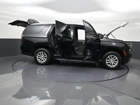 Used 2025 Chevrolet Tahoe LS RWD image 32