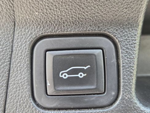 Used 2019 GMC Acadia SLT w/ Black Edition FWD image 28