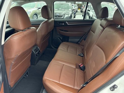Used 2017 Subaru Outback 2.5i Touring w/ Popular Package #5A image 12