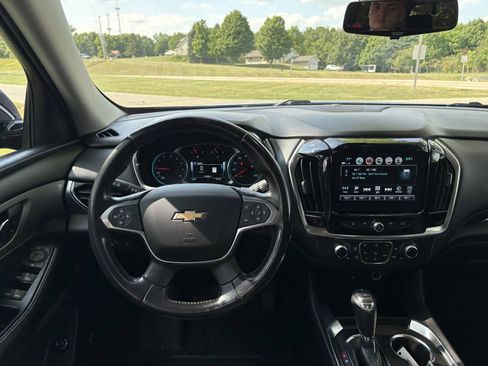 Used 2018 Chevrolet Traverse LT w/ LPO, Floor Liner Package AWD/4WD image 18
