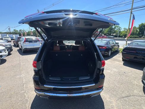 Used 2017 Jeep Grand Cherokee Summit w/ Skid Plate Group AWD/4WD image 17