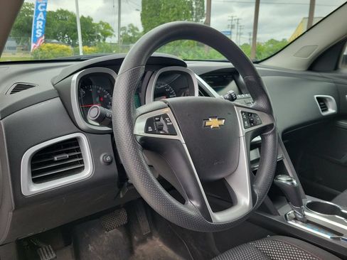 Used 2017 Chevrolet Equinox LT FWD image 19