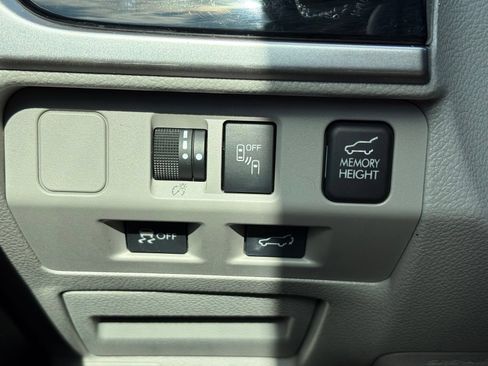 Used 2017 Subaru Forester 2.5i Limited w/ Popular Package #1 AWD/4WD image 17