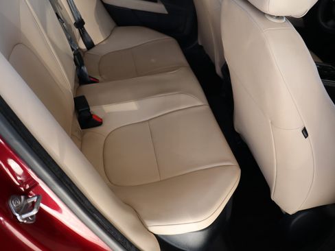 Used 2017 Jaguar XE image 36