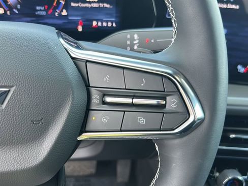 Certified 2025 Chevrolet Traverse LT w/ Driver Confidence Package image 24