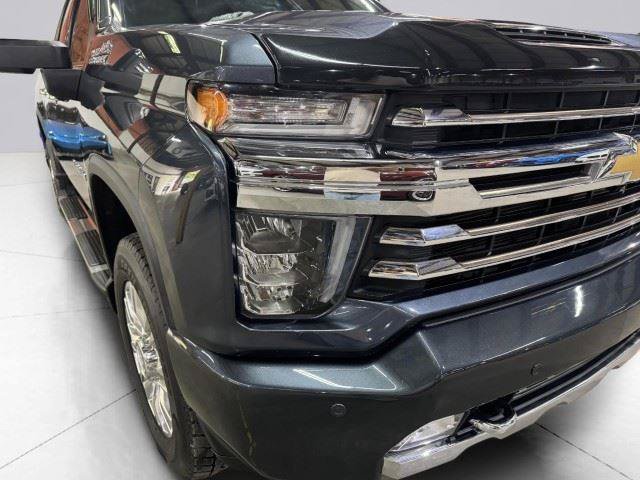 Used 2020 Chevrolet Silverado 2500 High Country w/ Technology Package AWD/4WD image 14