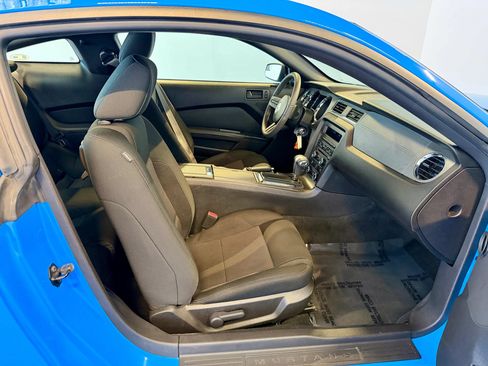 Used 2011 Ford Mustang Coupe w/ 101A Rapid Spec Order Code RWD image 26