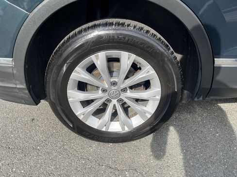 Used 2018 Volkswagen Tiguan SE AWD/4WD image 9