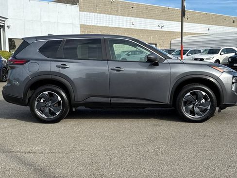 Certified 2025 Nissan Rogue SV AWD/4WD image 3