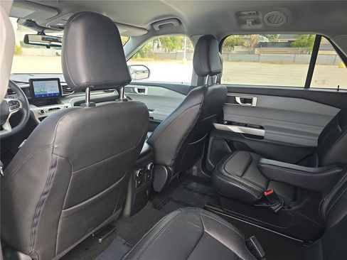 Used 2023 Ford Explorer XLT w/ Equipment Group 202A image 18