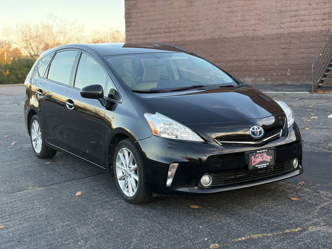 Used 2014 Toyota Prius V Five FWD image 1
