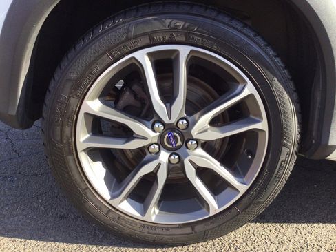 Used 2015 Volvo V60 T5 Cross Country image 30