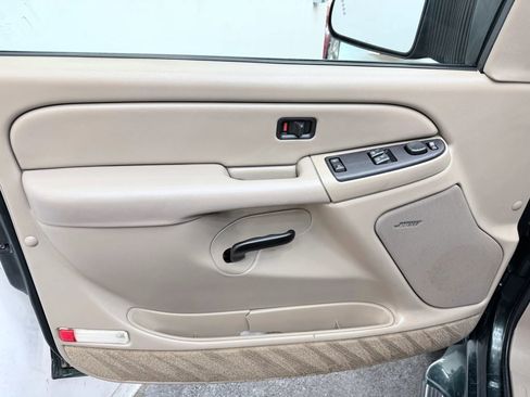 Used 2005 GMC Sierra 2500 SLT AWD/4WD image 8