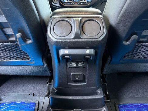 Used 2021 Jeep Wrangler Unlimited Rubicon 4xe AWD/4WD image 33