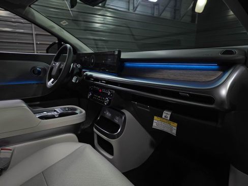 Used 2026 Hyundai Ioniq 9 SEL image 12