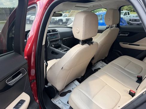 Used 2019 Jaguar F-PACE Premium AWD/4WD image 9