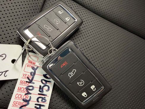 New 2025 Jeep Grand Cherokee L Overland w/ Trailer Tow Package image 34