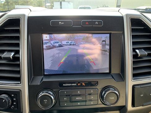 Used 2019 Ford F150 Lariat image 16