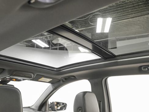 Used 2023 Chevrolet Equinox Premier image 25