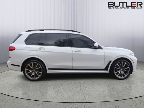 Used 2022 BMW X7 M50i image 8