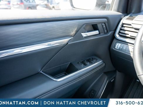 Used 2025 GMC Acadia Elevation image 16